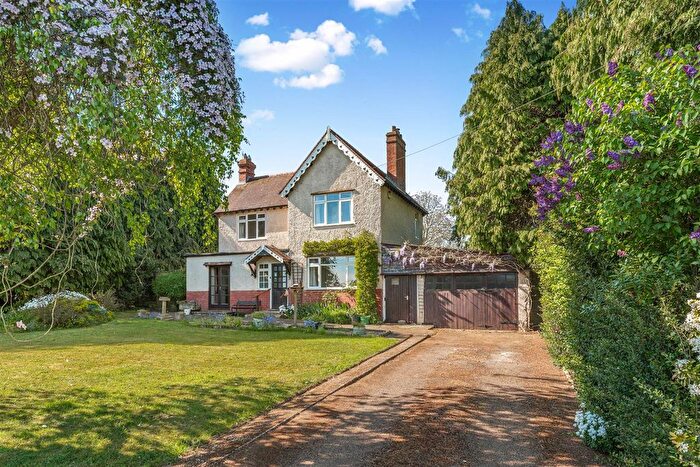 3 Bedroom Detached House For Sale In Shotteswell, Banbury - Rural Views, OX17