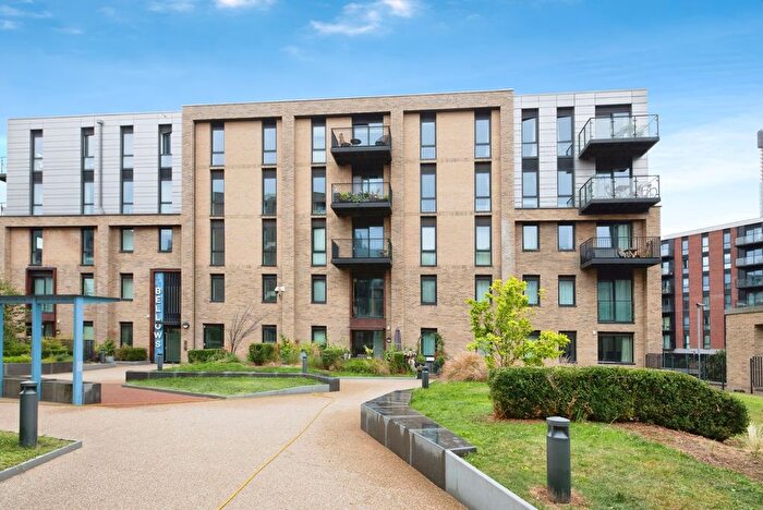 2 Bedroom Flat For Sale In The Bellows, Lockside Lane, Salford, Greater Manchester, M5
