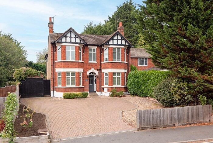 4 Bedroom Detached House For Sale In Stoke Road, Linslade, Leighton Buzzard, LU7