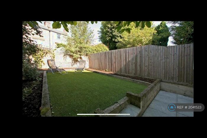 4 Bedroom Flat To Rent In Narford Rd, London, E5