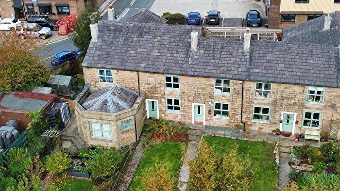 3 Bedroom Cottage To Rent In Edge Fold, Plodder Lane, Farnworth, Bolton, BL4