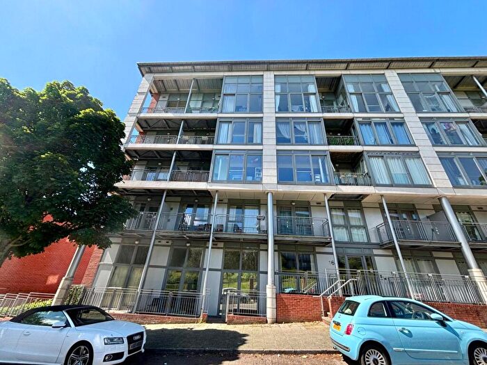 1 Bedroom Apartment For Sale In Alfred Knight Way, Birmingham, B15
