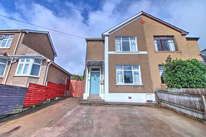 3 Bedroom Semi-Detached House For Sale In Sycamore Road, Pontypool, NP4