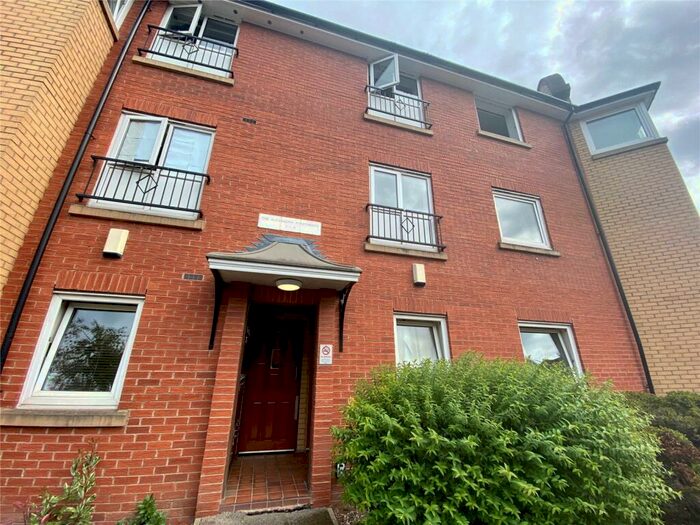 3 Bedroom Flat To Rent In Whiteoak Road, Fallowfield, M14