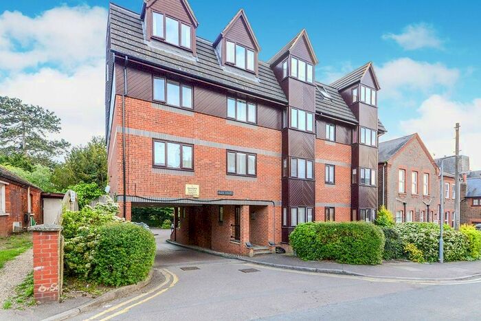 1 Bedroom Flat To Rent In Alexandra Road, Hemel Hempstead, Hertfordshire, HP2