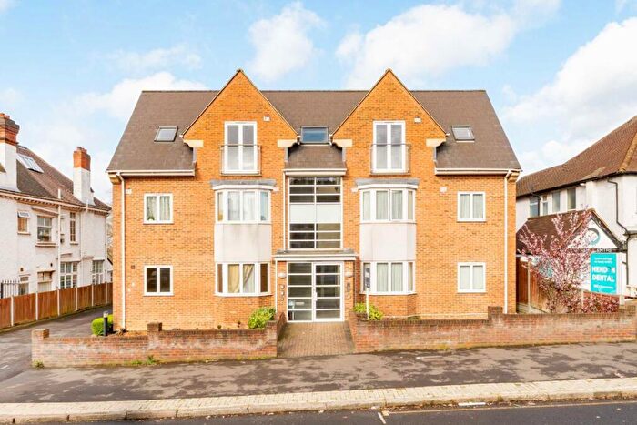 2 Bedroom Flat To Rent In Station Road, London, NW4