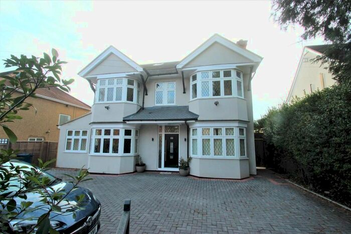 Terraced House To Rent In Uxbridge Road, Stanmore, HA7