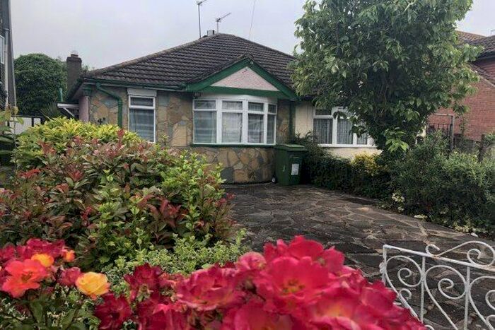 2 Bedroom Bungalow To Rent In Bellevue Road, Romford RM5