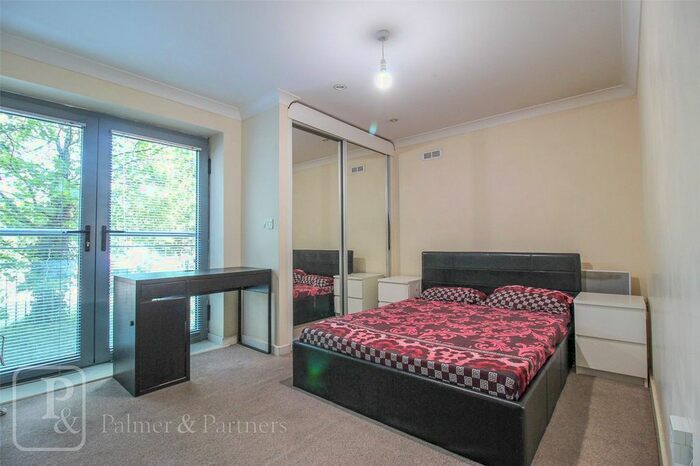 2 Bedroom Flat To Rent In Quayside Drive, Colchester, Essex, CO2