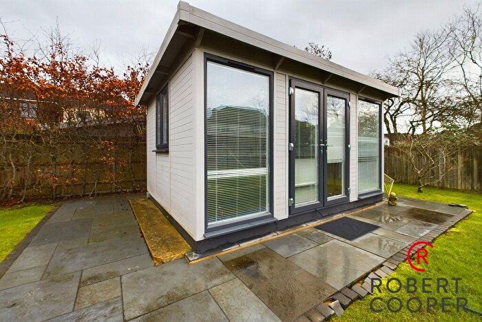 6 Bedroom Detached House To Rent In East Towers, Pinner, HA5