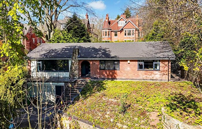 3 Bedroom Detached Bungalow For Sale In Redcliffe Road, Nottingham, NG3
