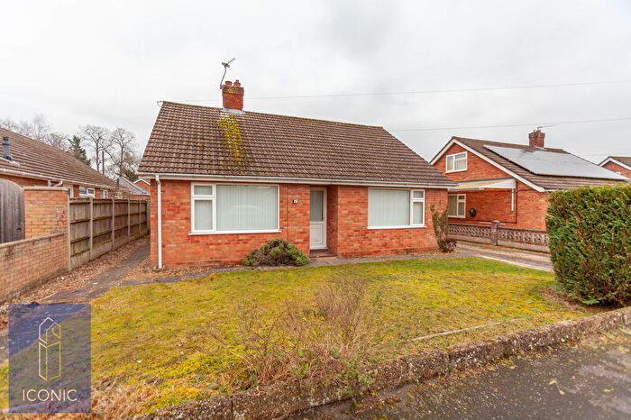 3 Bedroom Detached Bungalow For Sale In Rossons Road, Taverham, Norwich, NR8
