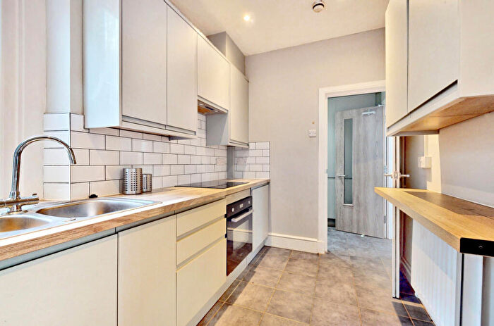 6 Bedroom End Of Terrace House To Rent In Upper Bristol Road, BA1