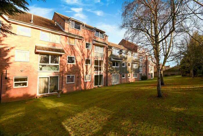 2 Bedroom Flat To Rent In Beauchamp Place, East Oxford, OX4