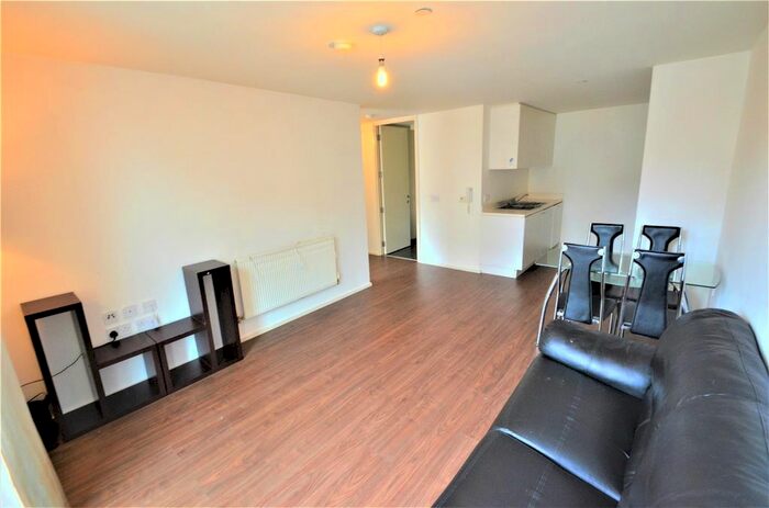 1 Bedroom Flat To Rent In Canal Street, Nottingham, NG1
