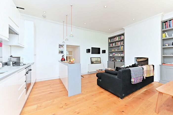 2 Bedroom Flat To Rent In Rocks Lane, Barnes, SW13