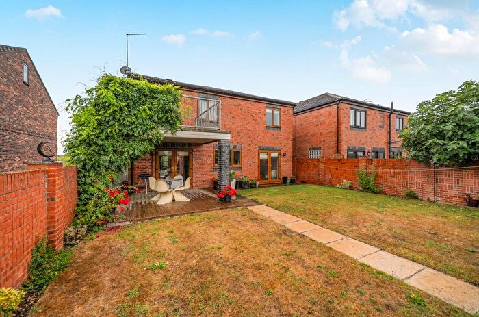 4 Bedroom Detached House For Sale In Bishopdyke Road, Cawood, Selby, YO8
