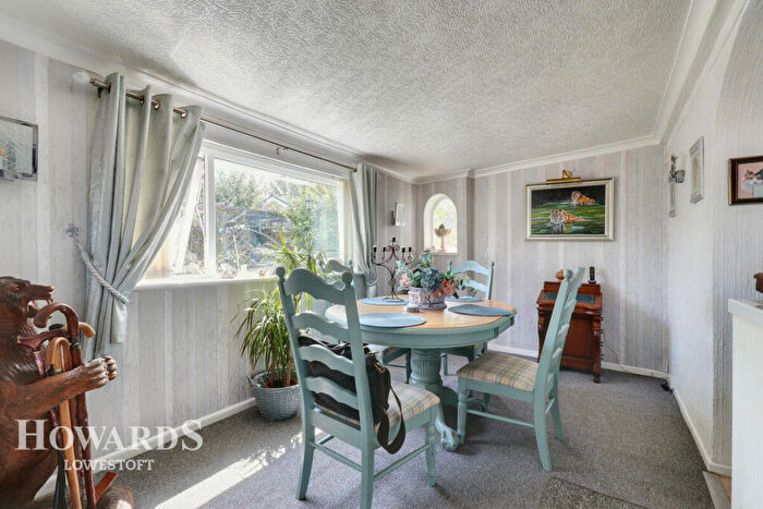 2 Bedroom Detached Bungalow For Sale In Cranleigh Road, Pakefield, NR33