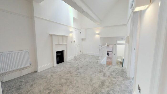 4 Bedroom Flat To Rent In Kings Road, Brighton, BN1