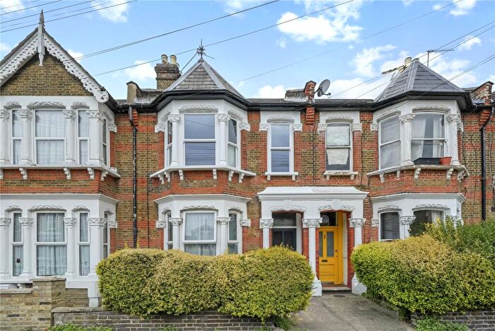 2 Bedroom Flat For Sale In Cleveland Park Avenue, London, Walthamstow, E17