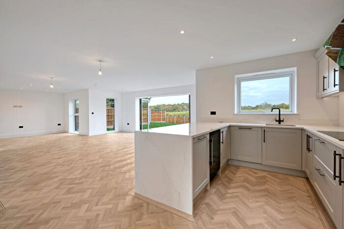 4 Bedroom Detached House For Sale In North Drive, Hutton, CM13