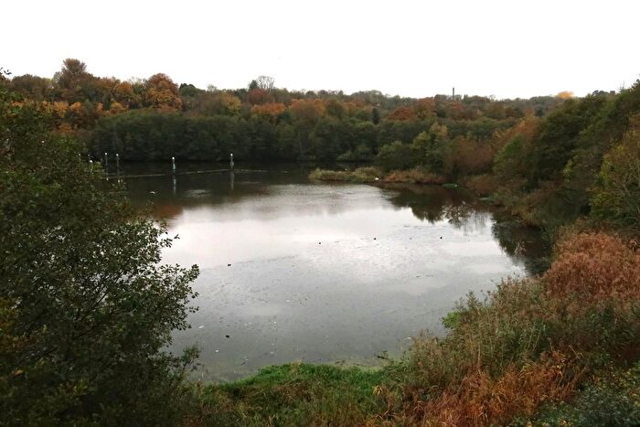 2 Bedroom Flat For Sale In Burford Gardens, Cardiff, CF11