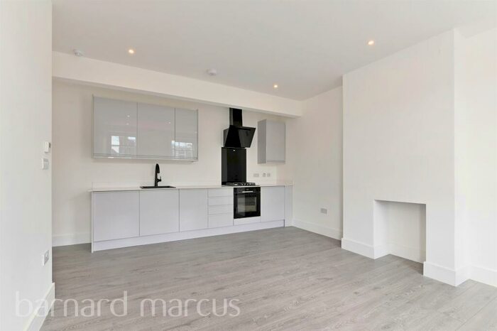 1 Bedroom Apartment For Sale In High Street, Epsom, KT19