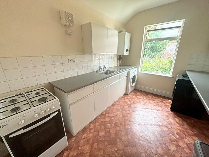 1 Bedroom Semi-Detached House To Rent In Park Avenue, Leicester, Leicestershire, LE2