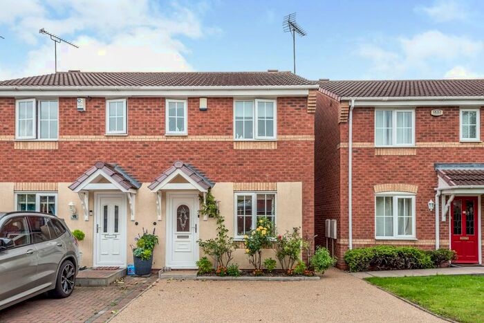 3 Bedroom House To Rent In Ludgrove Way, Stafford, ST17