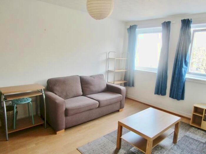 1 Bedroom Flat To Rent In St. Leonard's Street, Edinburgh, EH8