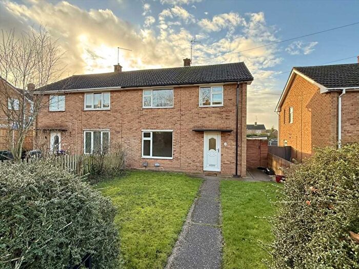 3 Bedroom Semi Detached House For Sale In Cloverdale, Nottingham, NG12