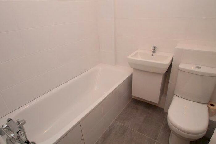 Studio To Rent In Brighton Road, South Croydon, CR2