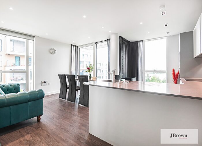 2 Bedroom Flat For Sale In The Parkhouse, Kayani Avenue, London, N4