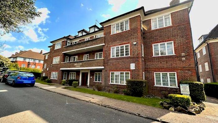 2 Bedroom Flat To Rent In Brownlow Court, Hampstead Garden Suburb, N2