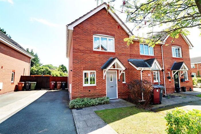 2 Bedroom End Of Terrace House To Rent In Squires Grove, Willenhall, WV12