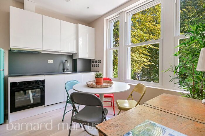 1 Bedroom Flat For Sale In Elsham Road, London, W14