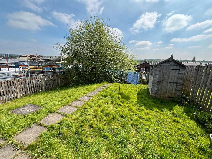 2 Bedroom Bungalow To Rent In Spencer Street, Oldham, OL1