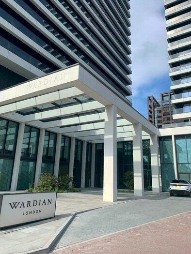 Studio To Rent In Wardian Tower, Bagshaw Building, Wards Place, Canary Wharf, South Quay, London, E14