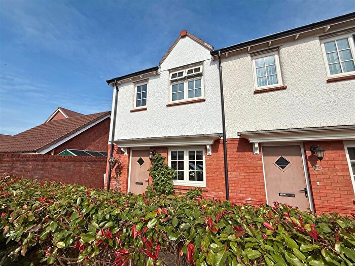 2 Bedroom End Of Terrace House For Sale In Wood Field Avenue, Roundswell, Barnstaple, EX31