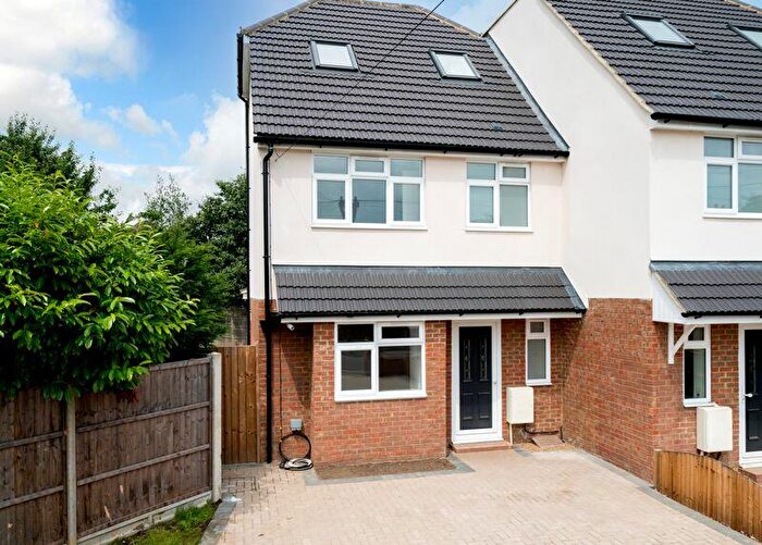 4 Bedroom Semi-Detached House To Rent In Vesta Avenue, St. Albans, AL1