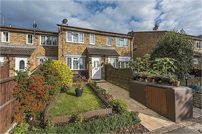 1 Bedroom Terraced House To Rent In Reedsfield Road, Ashford, TW15