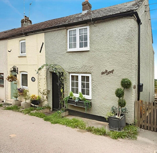 2 Bedroom End Of Terrace House To Rent In Canada Lane, SN7