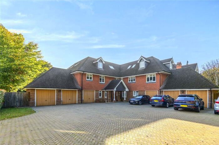 2 Bedroom Apartment To Rent In Ashley Road, Walton-On-Thames, KT12