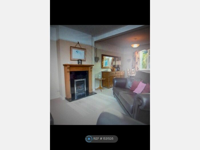 3 Bedroom Semi-Detached House To Rent In Abbey Road, Beeston, Nottingham, NG9