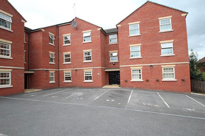 2 Bedroom Flat To Rent In Raynville Way, Leeds, West Yorkshire, Uk, LS12