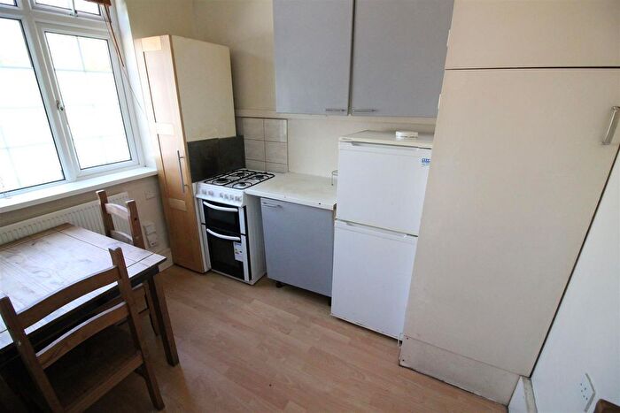 Studio To Rent In West Drayton Road, Hillingdon, Uxbridge, UB8