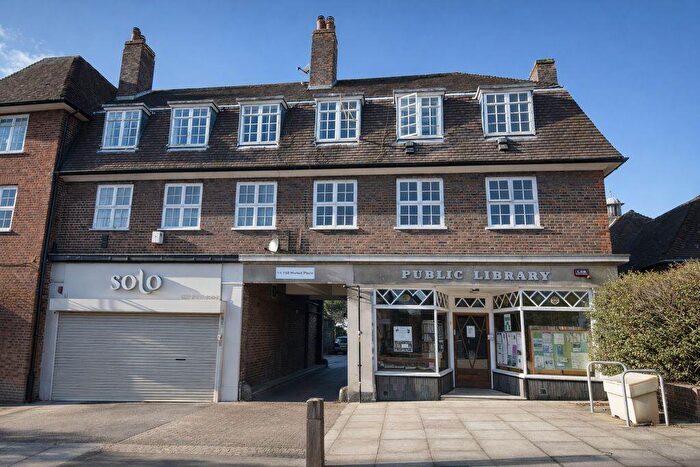 1 Bedroom Flat For Sale In The Market Place, Hampstead Garden Suburb, NW11