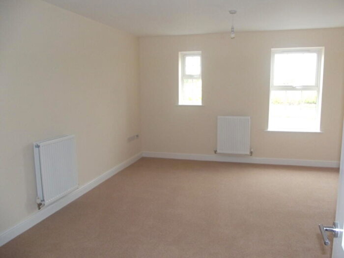 2 Bedroom Apartment To Rent In Aylesbury, HP19