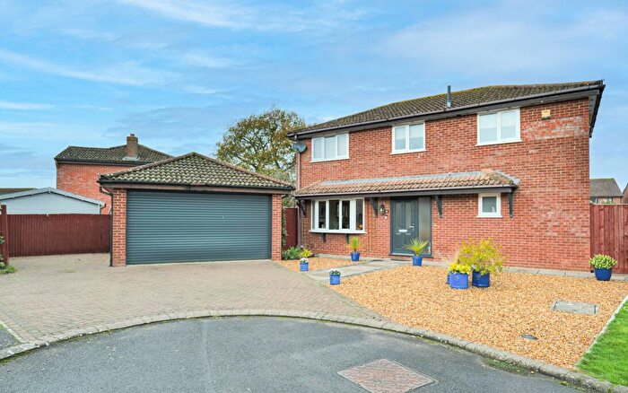 4 Bedroom Detached House For Sale In St. Athan Close, Melksham, SN12