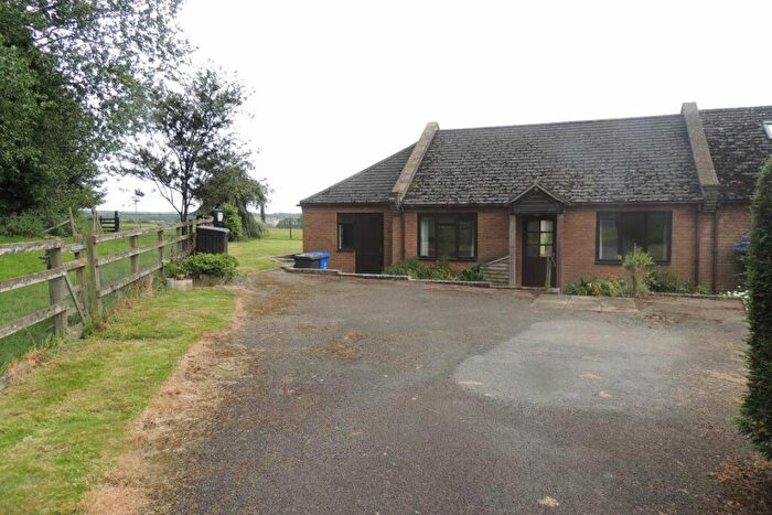 2 Bedroom Property To Rent In Lower Boddington, NN11